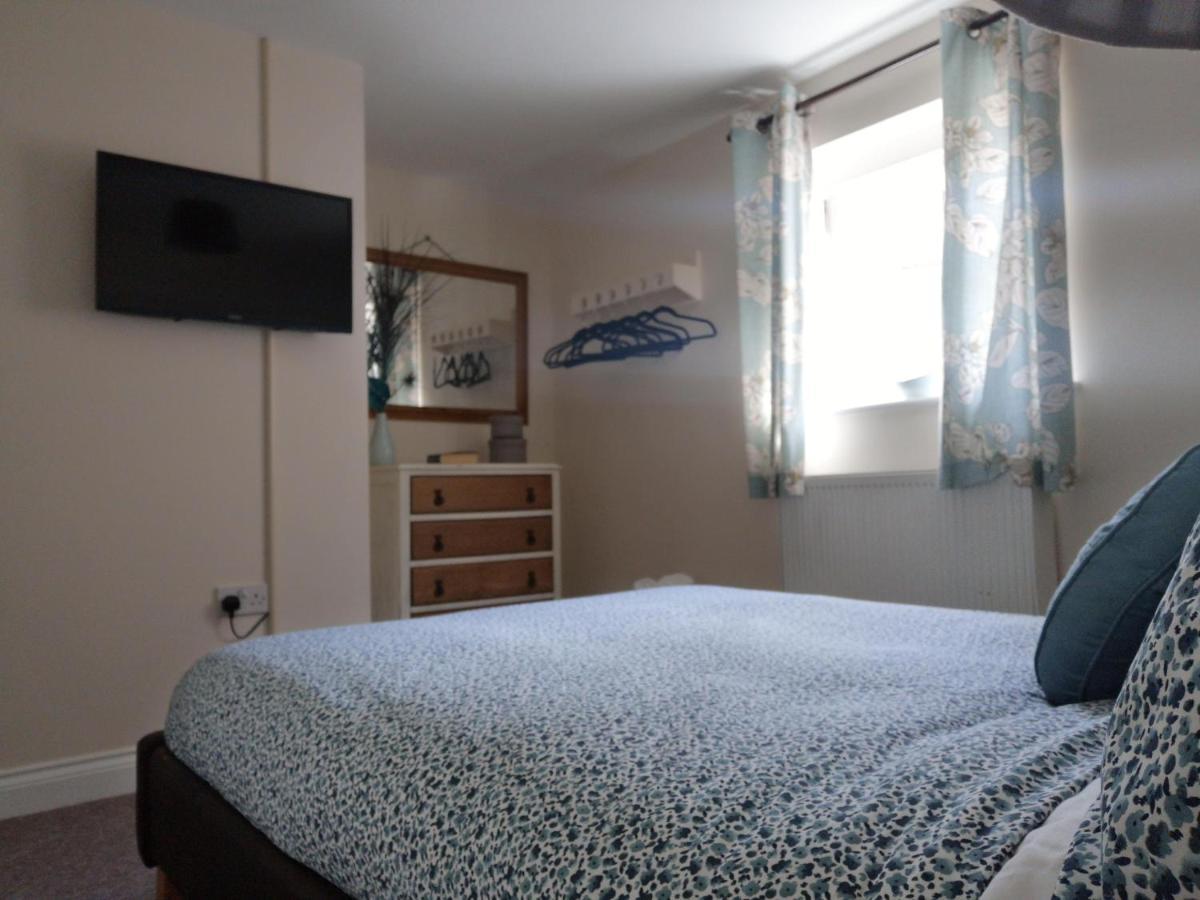 Coastal Escape Deal - 2 Bedroom House -Short Lets & Serviced Accommodation 외부 사진